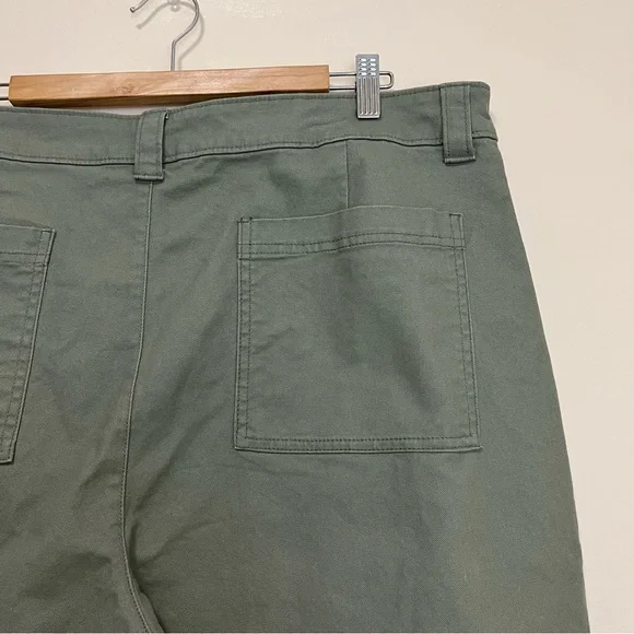 NWT Old Navy High Rise Barrel Leg Jean - Plus Size Clothing - Picture 9 of 15